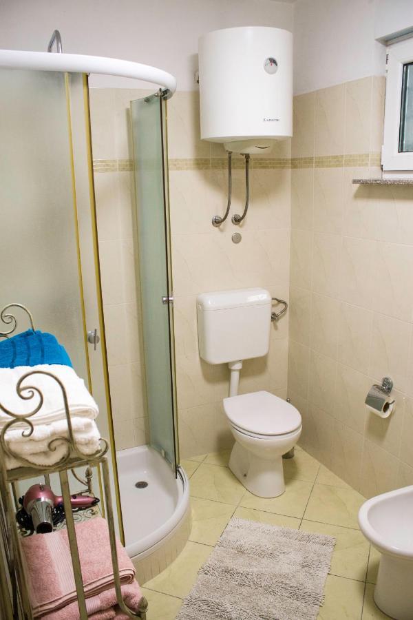 Appartamento White Orchid Pola Esterno foto
