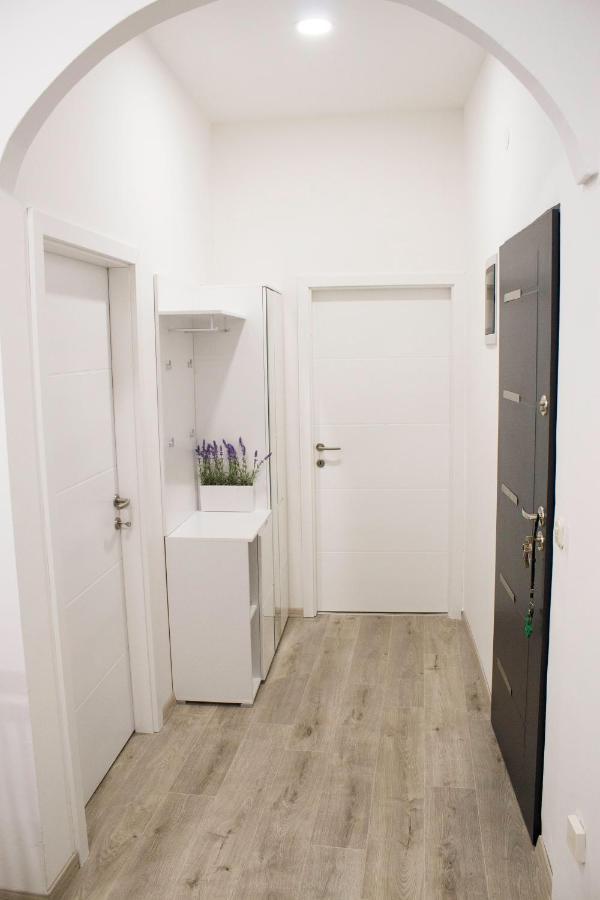 Appartamento White Orchid Pola Esterno foto