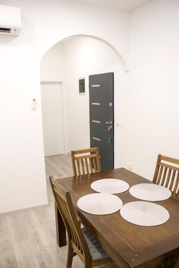 Appartamento White Orchid Pola Esterno foto
