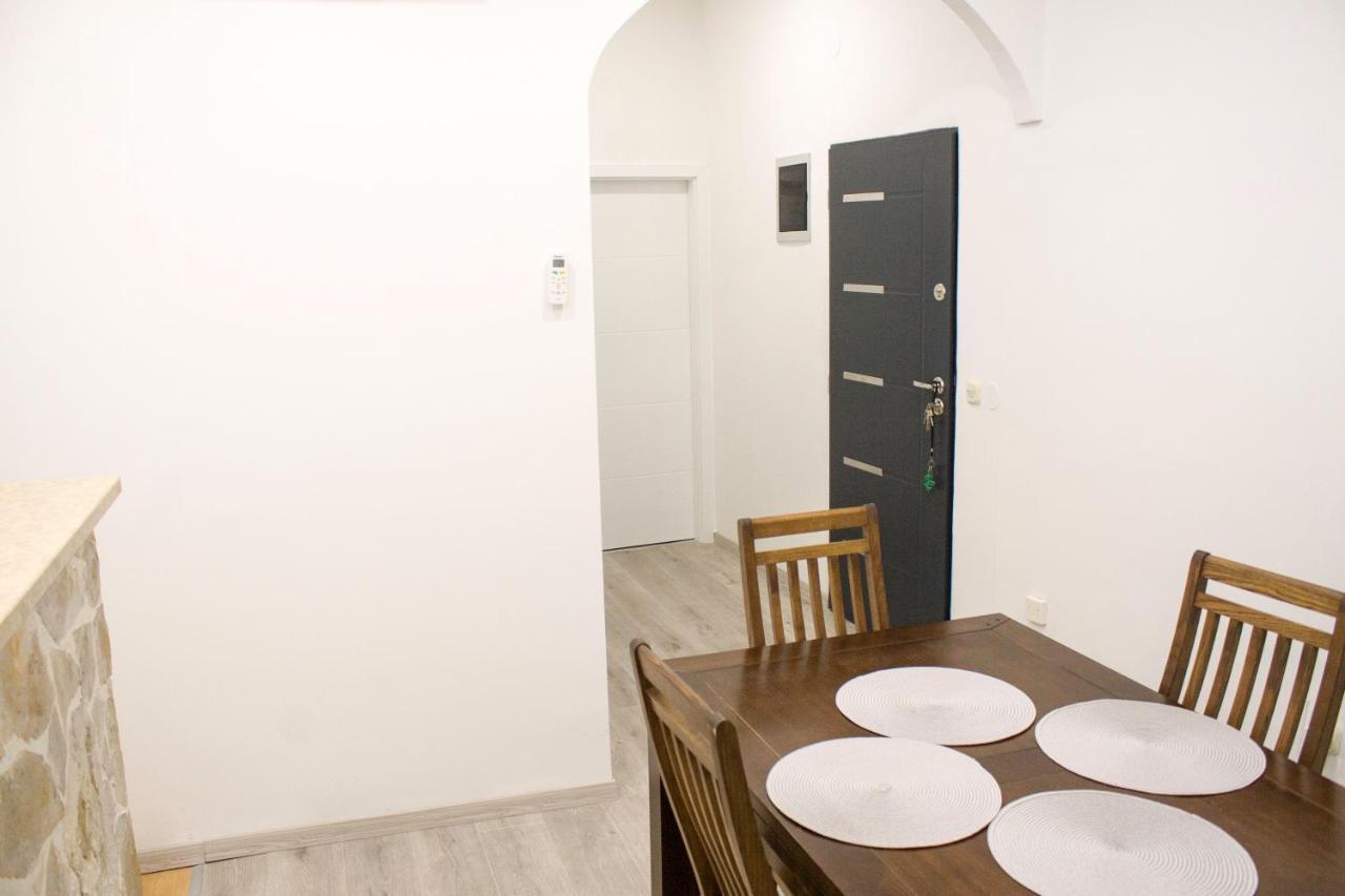 Appartamento White Orchid Pola Esterno foto
