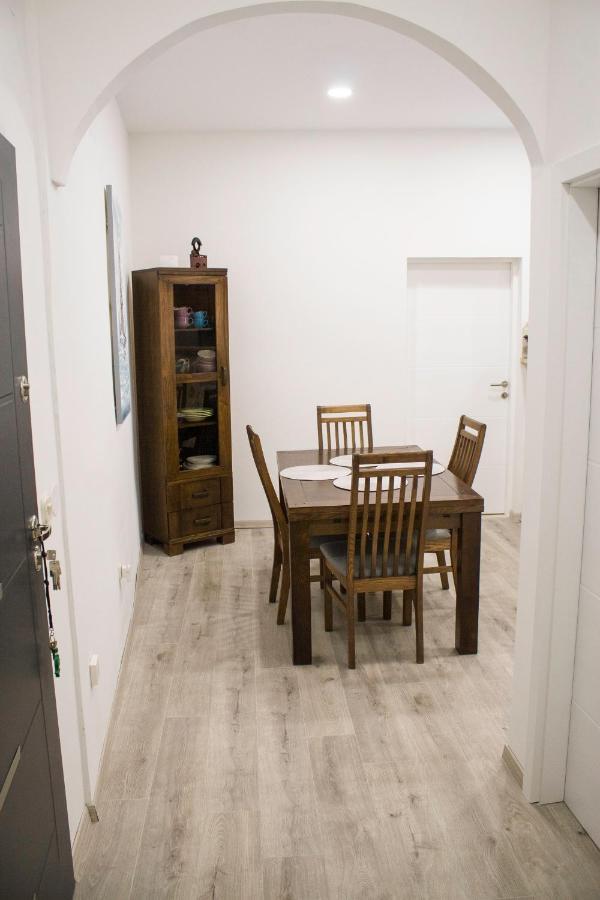 Appartamento White Orchid Pola Esterno foto